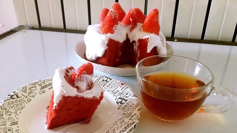 雪顶红丝绒蛋糕,搭配红茶，整个味蕾真的是种享受