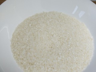 海鲜粥,大米洗净用水泡15—20分钟