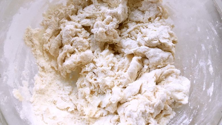 中种奶香吐司,提前一天做酵头，将中种材料混合，用筷子活成棉絮状