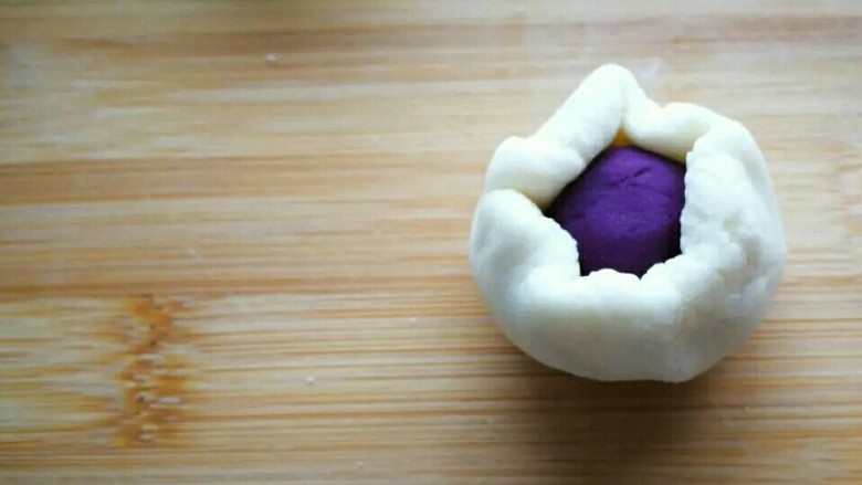 奶酪紫薯球,收口。