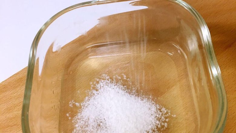 西兰花鱼泥米糊粉,
3、10g有机米粉，用100ml60度左右温开水冲调成米粉糊
