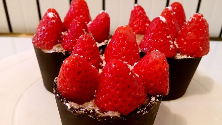 甜美草莓巧克力杯,草莓巧克力杯完成
