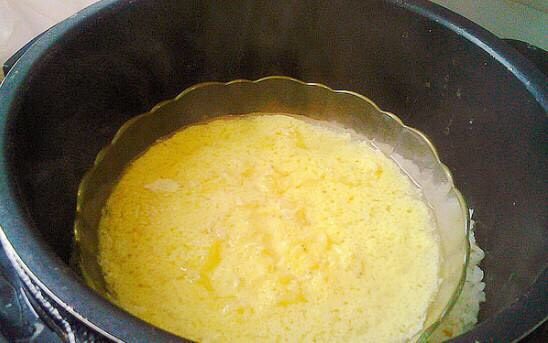 💕🌱银鱼鸡蛋羹🌱💕,5:如图 待米饭煮好，银鱼鸡蛋羹也就蒸好了，转动大碗将碗取出