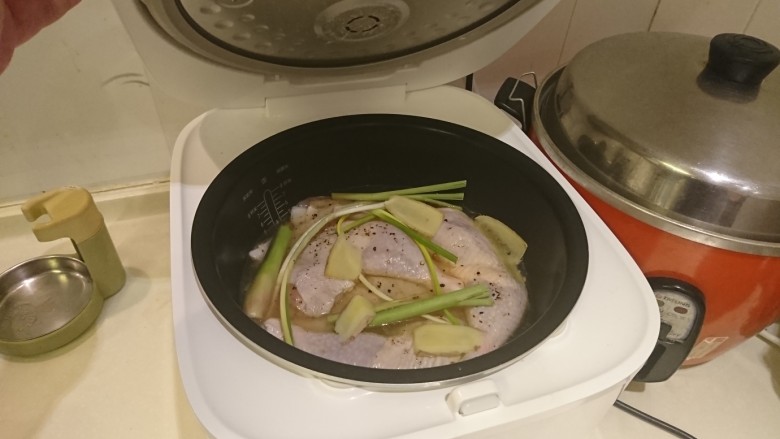 电饭煲+海南鸡饭,準備！