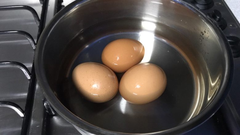 迷你小热狗,<a style='color:red;display:inline-block;' href='/shicai/ 9'>鸡蛋</a>我多煮了一个，别介意，孩子喜欢吃水煮蛋。