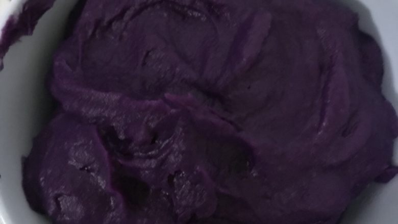 紫薯溶豆（附带紫薯泥做法）,这是打好的紫薯泥