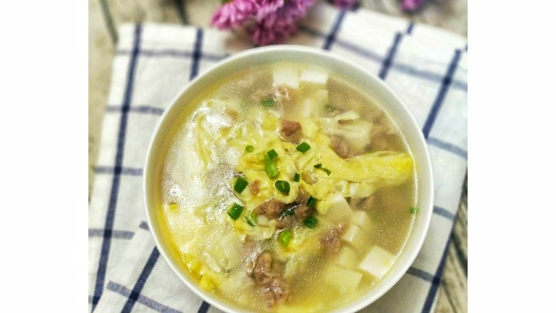 瘦肉豆皮汤,一份清淡营养的瘦肉豆皮汤做好啦！