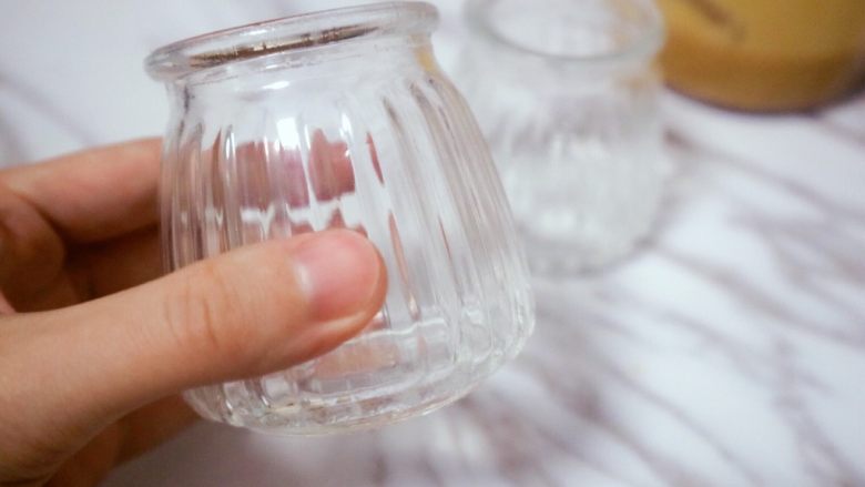 宝宝花生酱（无盐）,准备一个干净的玻璃瓶来装它