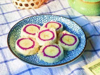 香蕉紫薯吐司卷,这盘是第二个卷，明显卷得比第一次好