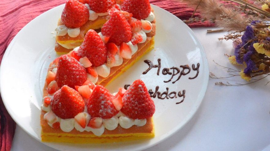 草莓数字裸胚蛋糕