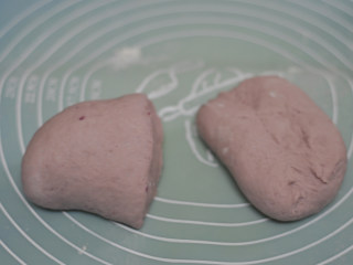 萌萌哒紫薯小花卷,分为2份

