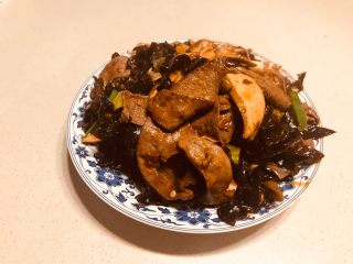 泡椒猪肝（川菜）,炒好装盘