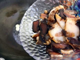 创意料理の胡萝卜酱肉炒菜花,下酱肉
