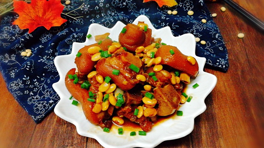 电饭煲+猪蹄焖黄豆