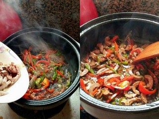 《爆炒腰花》,待青椒丝变色了，倒入腌制好的猪腰，炒2分钟，调味，即可出锅