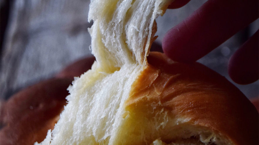 酸奶老面包-可以拉丝的面包