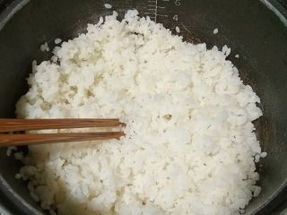 烧麦――剩米饭也有春天,隔夜剩米饭。