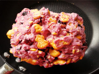 紫薯雪花酥,千丝万缕的缠绕，把小葫芦饼干包裹进去