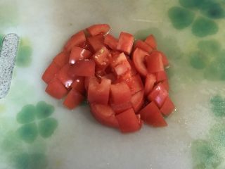 墨西哥风味藜麦饭,西红柿切小块备用