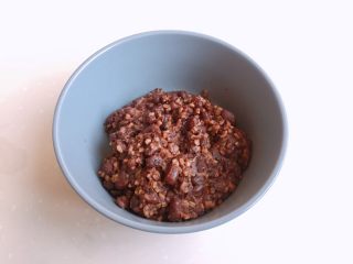 燕麦粒蜜豆小餐包,煮至水分基本收干，燕麦粒变熟但仍保留嚼劲