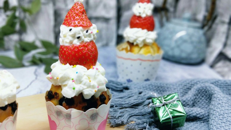 百变水果＋草莓奶油巧克力玛芬杯子蛋糕,美美哒。圣诞老人来喽～