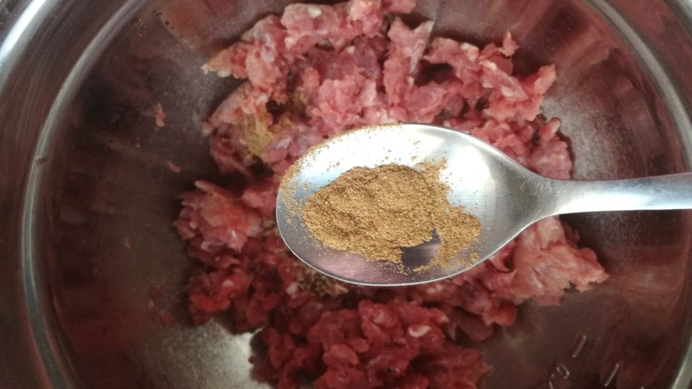 煎牛肉丸,胡椒粉