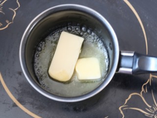 抹茶毛巾卷,黄油融化成液体