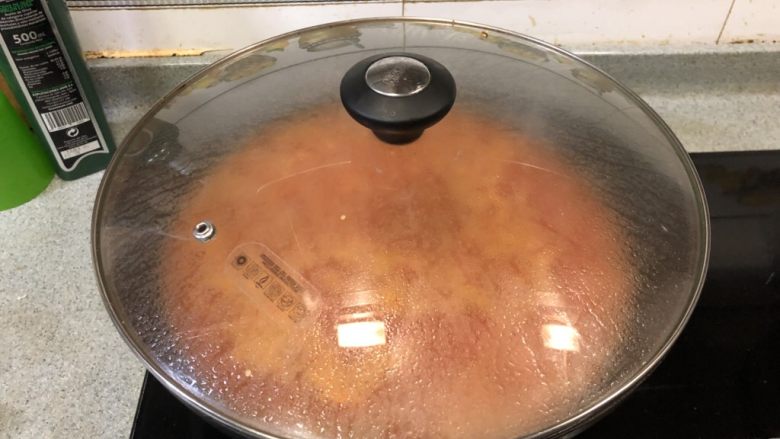 茄汁鹰嘴豆,搅拌均匀后盖好锅盖大火焖煮！