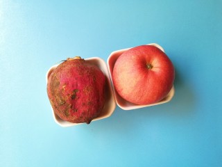 #改善便秘食谱#苹果红薯羹,食材准备:红薯155克、苹果140克（实际使用15克，即1/8个）
