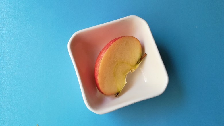 #改善便秘食谱#苹果红薯羹,苹果取1/8个