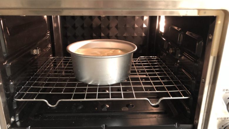 百香果慕斯蛋糕,烤箱预热上火150度，下火160度，烤约40分钟