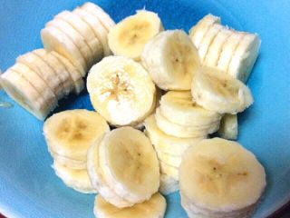 百变水果+香蕉福袋小红帽,香蕉切片