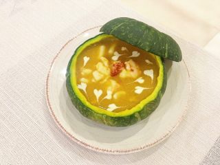 海鲜南瓜浓汤盅