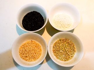 莲子八宝粥,黑米，糯米，荞麦，高粱米