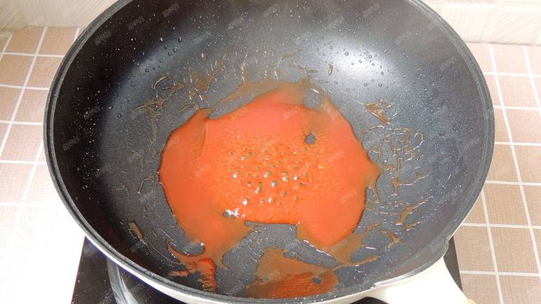 茄汁鹌鹑蛋,继续翻炒，可以加少许清水