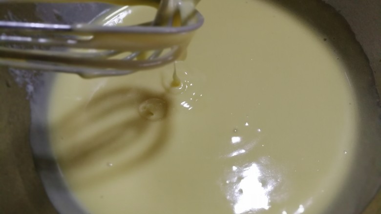 豆乳妙可多,用蛋抽搅拌均匀，这是搅好的状态。