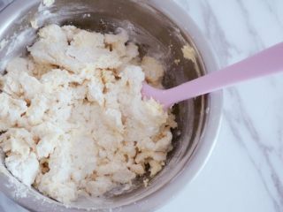 花生饼干条（花生酱版）,用刮刀或是勺子搅拌到基本无干面粉