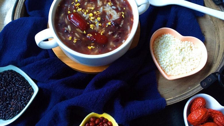 红豆黑米酒酿粥,早餐吃一碗，那绝对是暖暖哒
