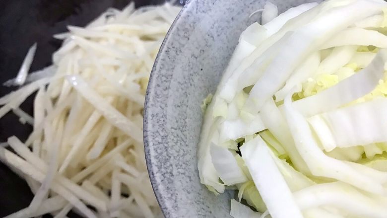 魏兄最喜欢吃的面疙瘩汤系列の素食,下白菜