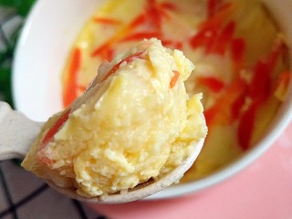 #宝宝辅食#奶酪馒头蒸蛋,挖一勺，里面嫩嫩的呢！