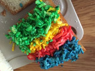 彩虹吐司,对，就是这样，四种颜色，有更多的颜色也没问题！