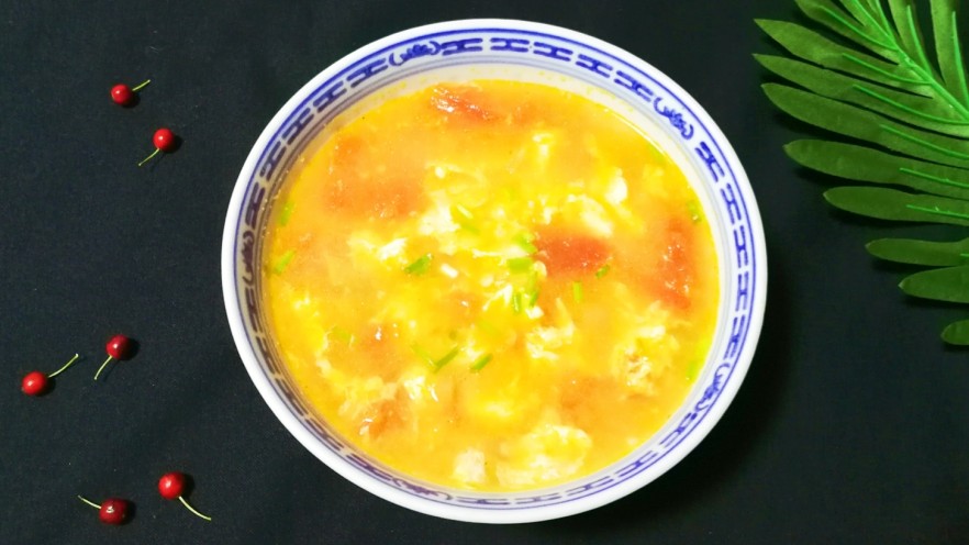 色彩斑斓～开胃榨菜番茄鸡蛋汤