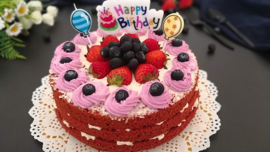 红丝绒夹层生日蛋糕
自做家庭健康简易版