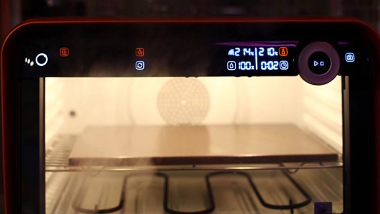 鲜奶哈斯,提前30分钟预热烤箱，蒸汽烘烤，210度