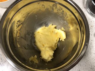 零失败|蔓越莓曲奇,翻拌均匀的黄油是这个状态的