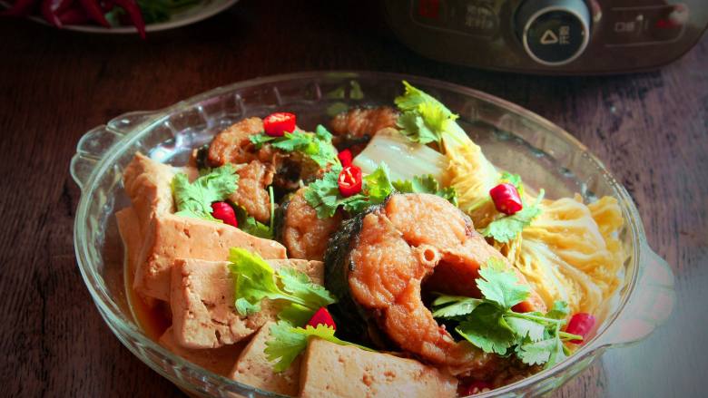 砂锅鱼炖豆腐,营养的下饭菜
