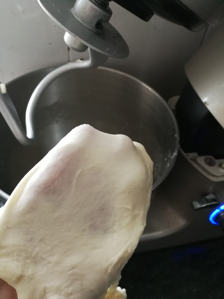 抹茶麻薯面包(一次发酵法),即传说中那不易破的手套膜，和面完成！