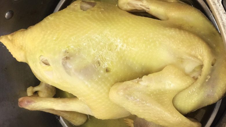 原味养生鸡,15分钟开盖！带上手套直接开扯吃，鸡腿扯下时鸡本身的油被高温逼出顺着鸡肉滑下