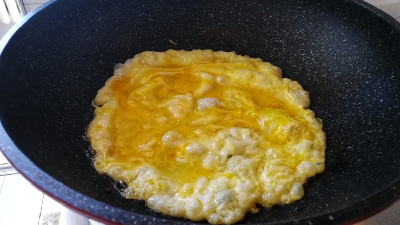 家常菜&番茄火腿蛋,油热炒鸡蛋