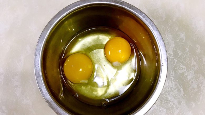 清炖版焦糖布丁,准备两只蛋